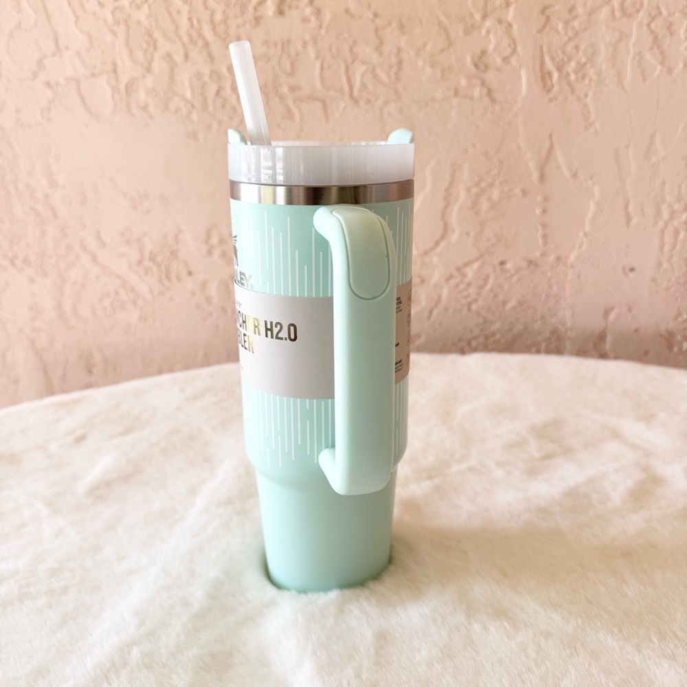 *NEW*Limited Edition Stanley 30oz Soft Rain Mint & Box - Picture 2 of 7